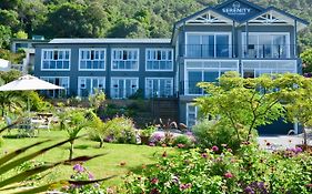 Serenity Ocean Lodge